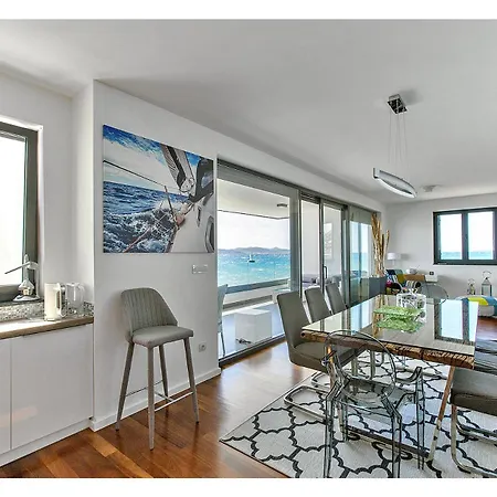 Aqua Apartment Sukosan